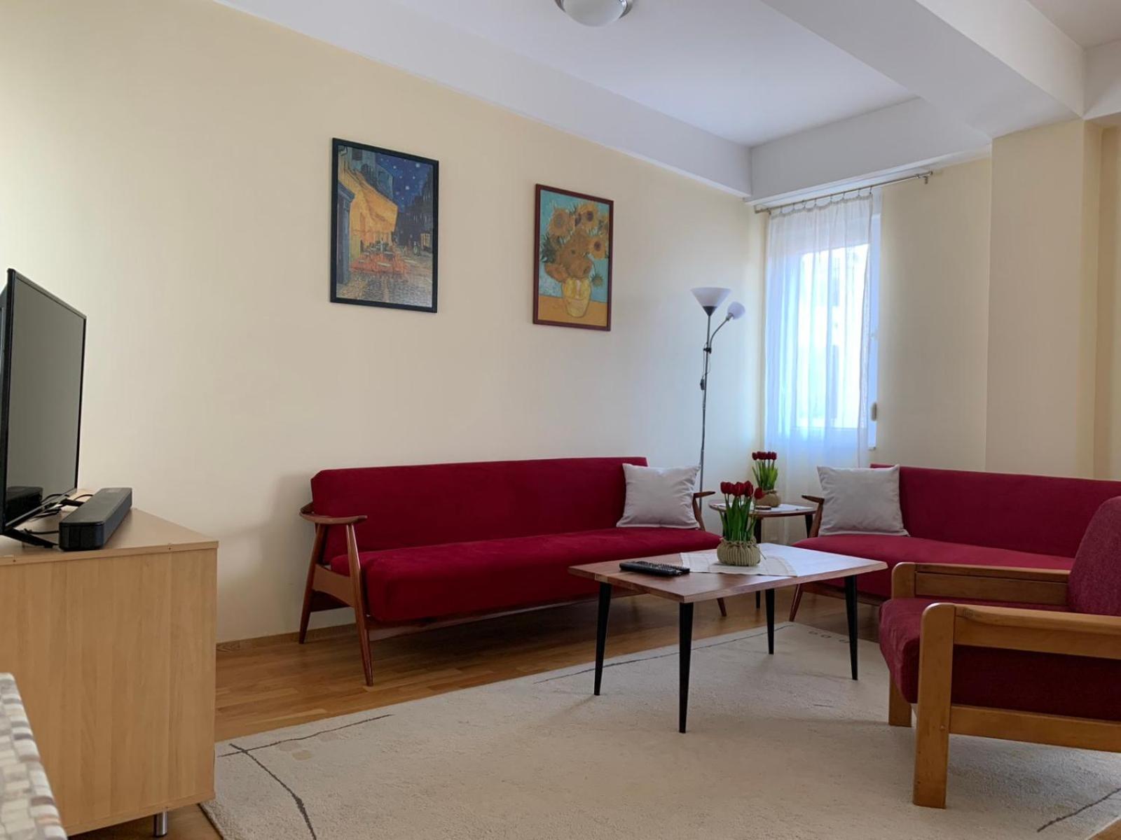 Bright Top Floor Apartment With Free Parking Skopje Exterior foto